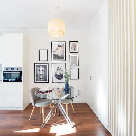 Apartment Almada 516 - Lively Studio By Lovelystay